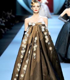 匠心独运 探索xinyuh服装定制的视觉美学与店铺设计艺术